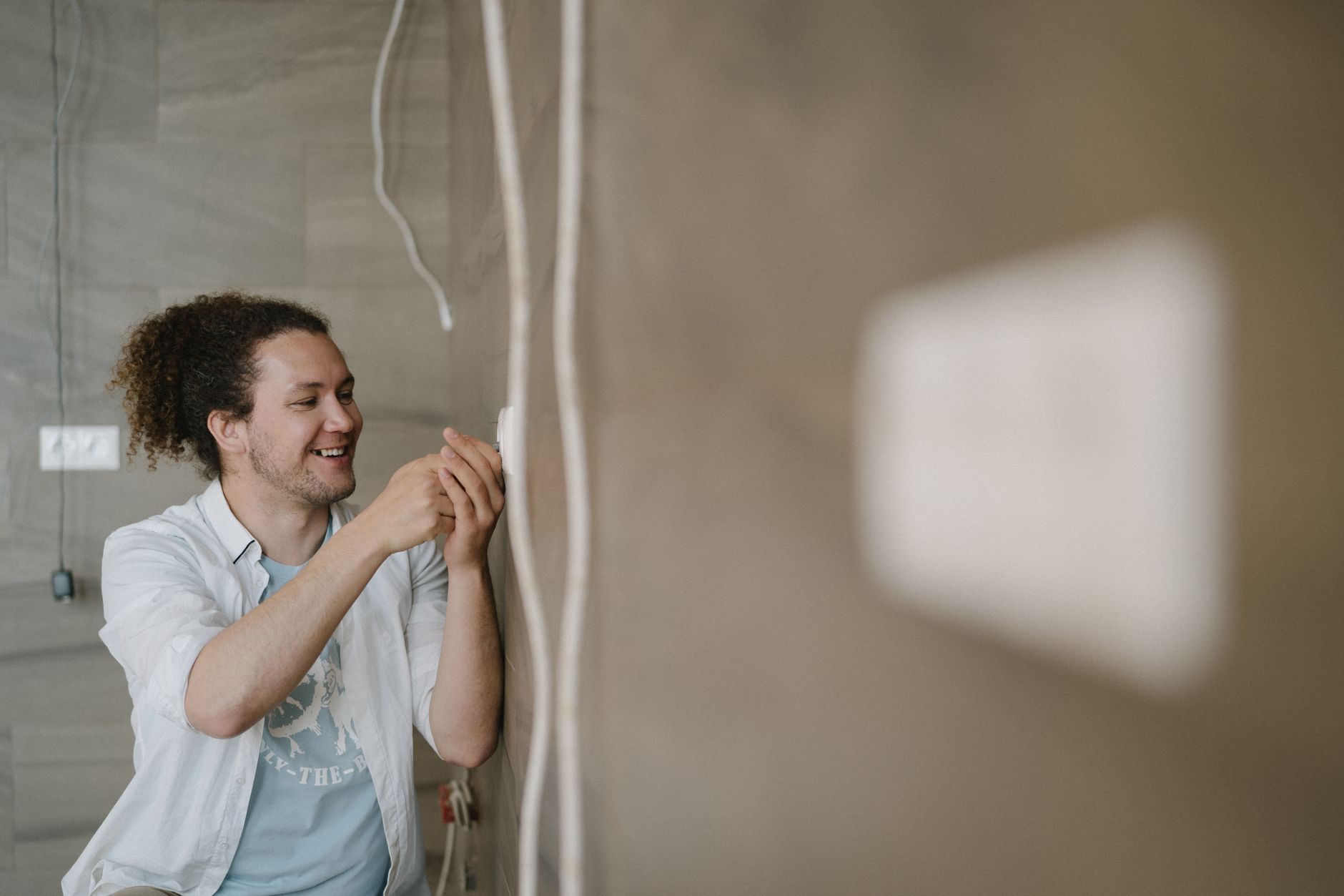 Électricien équipe à Houilles